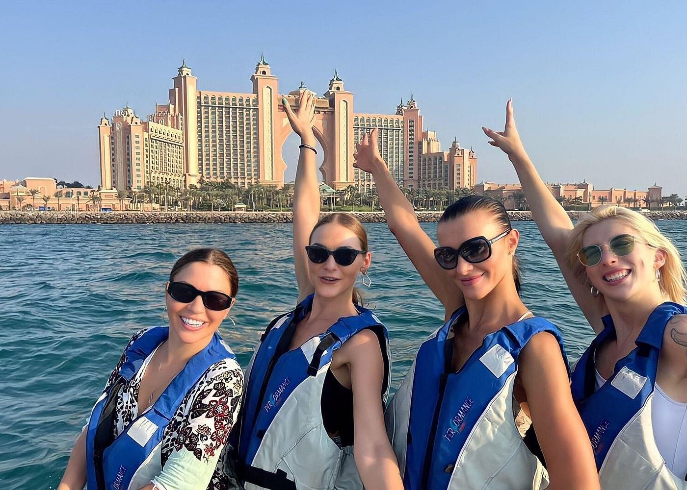 قارب دورال كابينة الرحلات البحرية